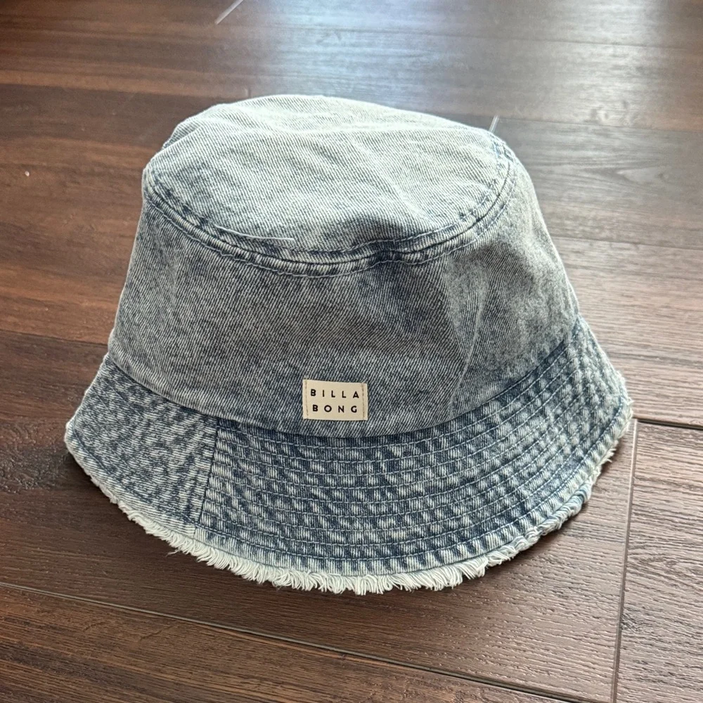 Billabong NWOT Light Blue Denim Bucket Hat - Picture 1 of 5